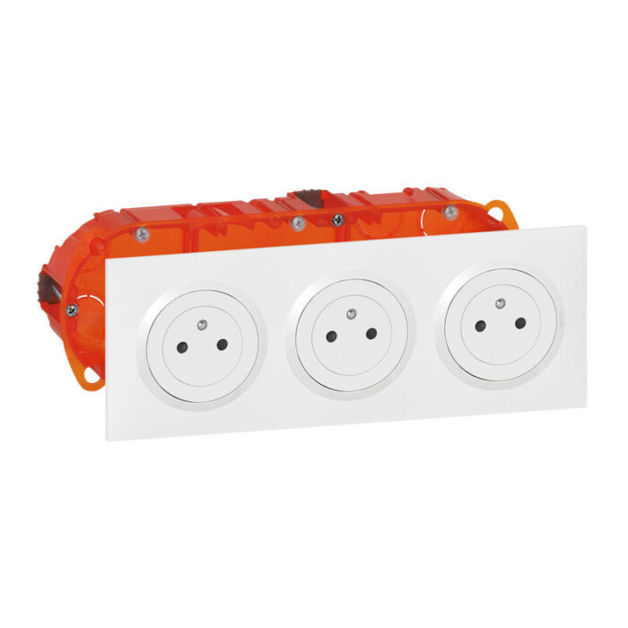 Kit triple prise de courant 2P+T Surface 16A précâblées Dooxie - Blanc - 300404 - Legrand
