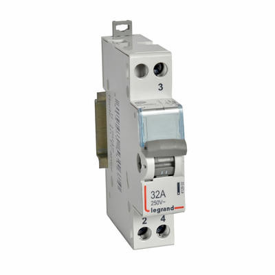 Interrupteur-inverseur modulaire va-et-vient à point milieu 1 module 250V~ - 412902 - Legrand